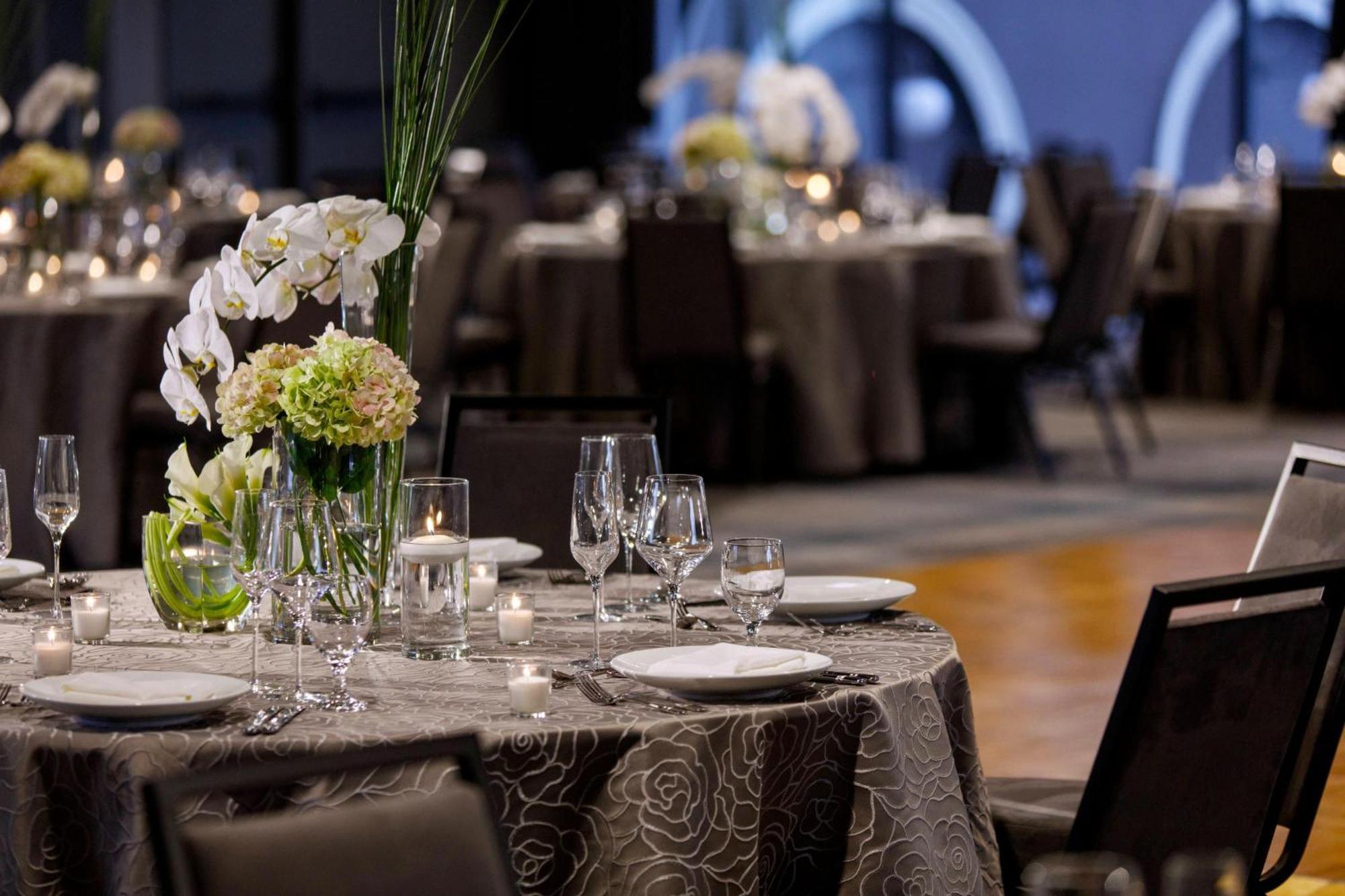 Renaissance Reno Downtown Hotel & Spa エクステリア 写真